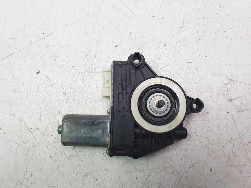 Recambio de elevalunas delantero derecho para bmw 1 (f40) 118 i referencia OEM IAM 19031060023 CMOA0760L 