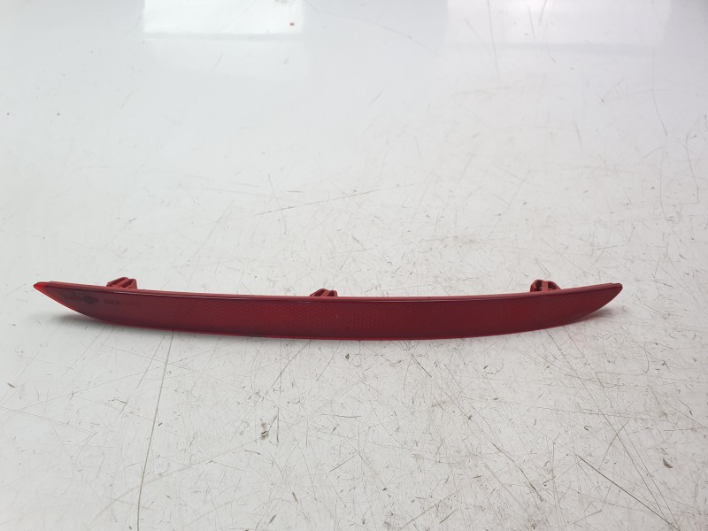 Recambio de piloto trasero izquierdo paragolpes para bmw 1 (f40) 118 i referencia OEM IAM 24135110 7450639 