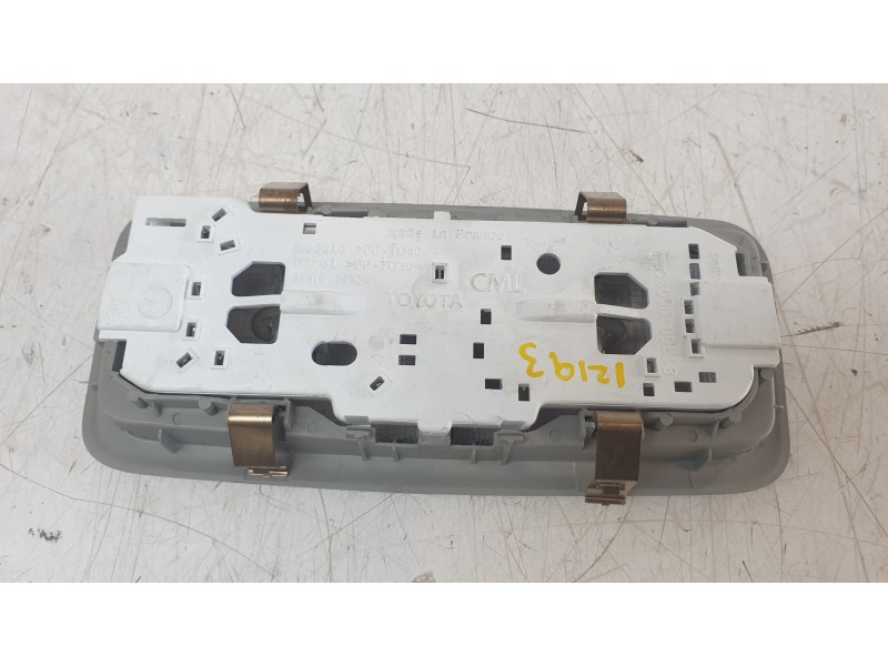 Recambio de luz interior para toyota auris (_e18_) 1.8 hybrid (zwe186_) referencia OEM IAM 8125005030  