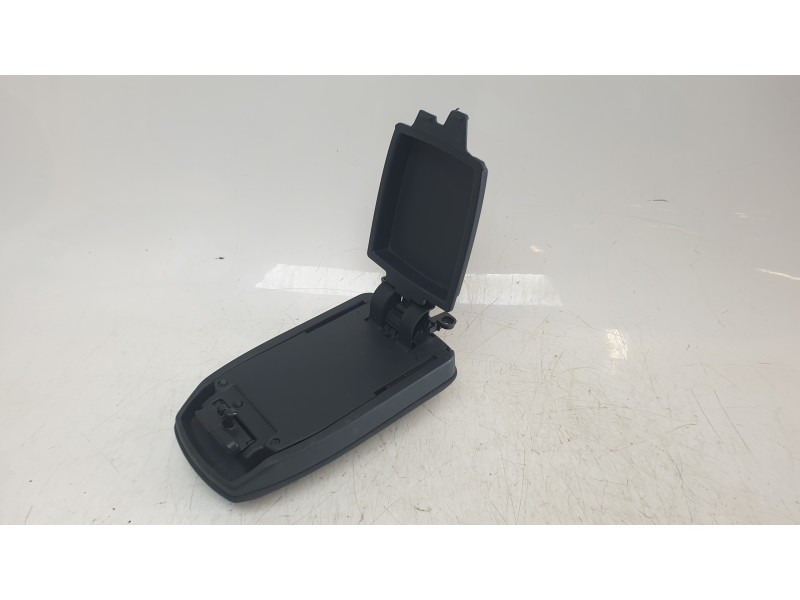 Recambio de apoyabrazos central para toyota auris (_e18_) 1.8 hybrid (zwe186_) referencia OEM IAM 5890502880C2  