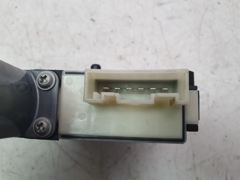 Recambio de motor elevalunas trasero izquierdo para bmw 1 (f40) 118 i referencia OEM IAM CMOA0770L 19031060026 