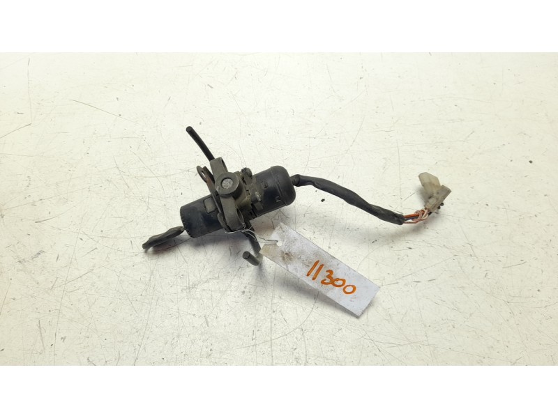 Recambio de conmutador de arranque para aprilia pegaso 125 / 600 / 650 pegaso 650 referencia OEM IAM AP8104217  
