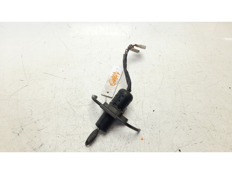 Recambio de conmutador de arranque para aprilia pegaso 125 / 600 / 650 pegaso 650 referencia OEM IAM AP8104217  
