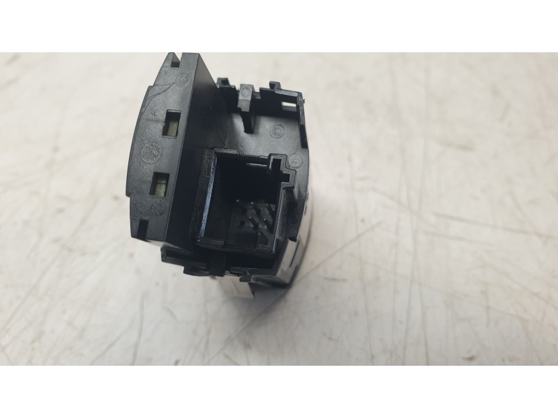 Recambio de warning para bmw serie x1 (f48) sdrive18d referencia OEM IAM 6842274  