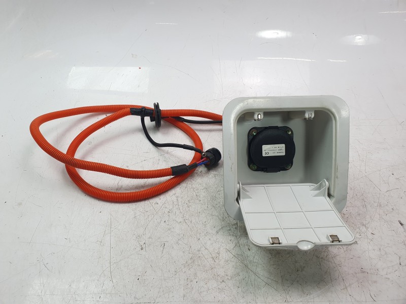 Recambio de tapa exterior combustible para invicta metro pick up electrico referencia OEM IAM TAPACOMBUSTIBLE  