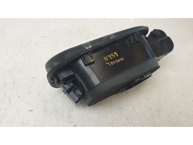 Recambio de tapa exterior combustible para hyundai tucson (nx) klass 2wd referencia OEM IAM 81596N7000  