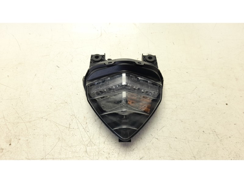 Recambio de piloto trasero central para honda cb 500f referencia OEM IAM 33701MJWJ82  
