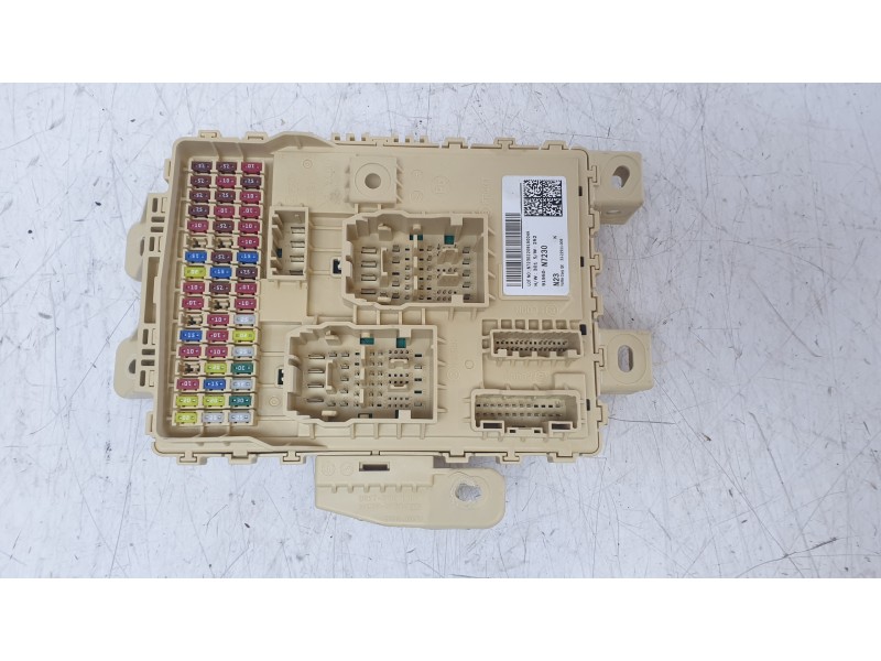 Recambio de caja reles / fusibles para hyundai tucson (nx) klass 2wd referencia OEM IAM 91950N7230  