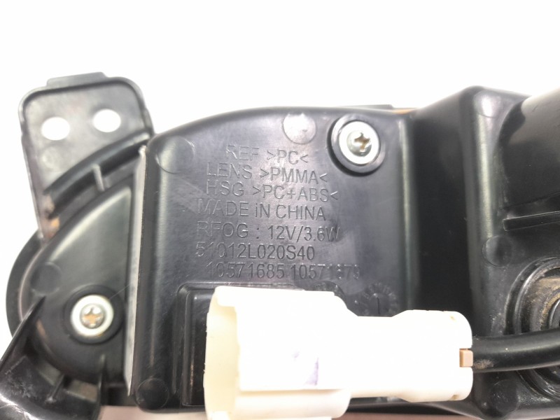 Recambio de faro antiniebla trasero izquierdo para mg zs luxury referencia OEM IAM 10571685  