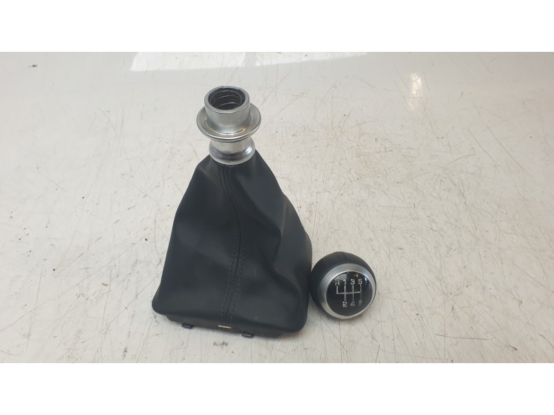 Recambio de pomo palanca cambio para hyundai tucson (nx) klass 2wd referencia OEM IAM 43711N7100NNB  