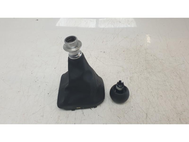 Recambio de pomo palanca cambio para hyundai tucson (nx) klass 2wd referencia OEM IAM 43711N7100NNB  