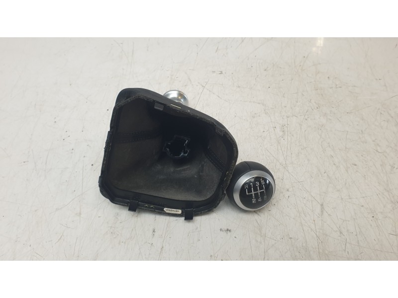 Recambio de pomo palanca cambio para hyundai tucson (nx) klass 2wd referencia OEM IAM 43711N7100NNB  