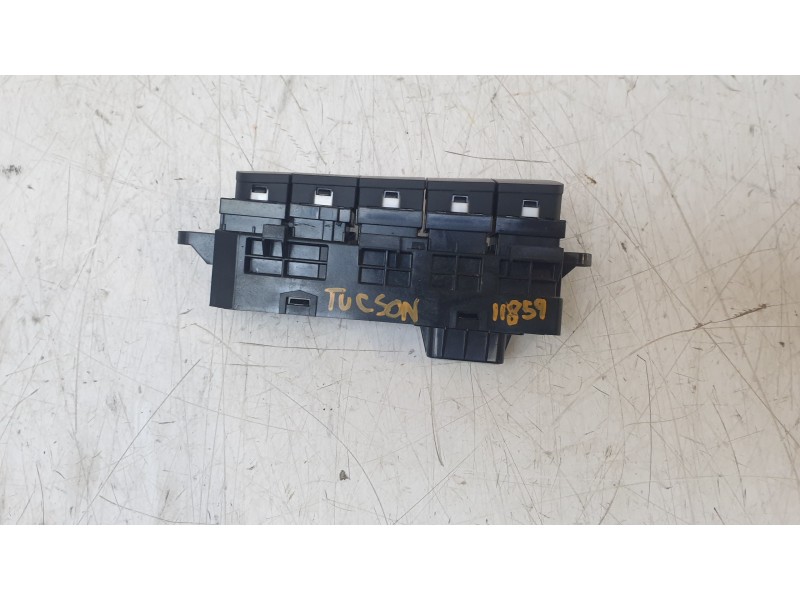 Recambio de interruptor para hyundai tucson (nx) klass 2wd referencia OEM IAM 93315N73604X  