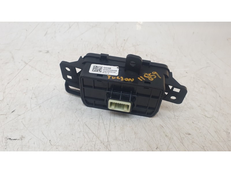 Recambio de asiento doble para hyundai tucson (nx) klass 2wd referencia OEM IAM 93750N7030NNB  