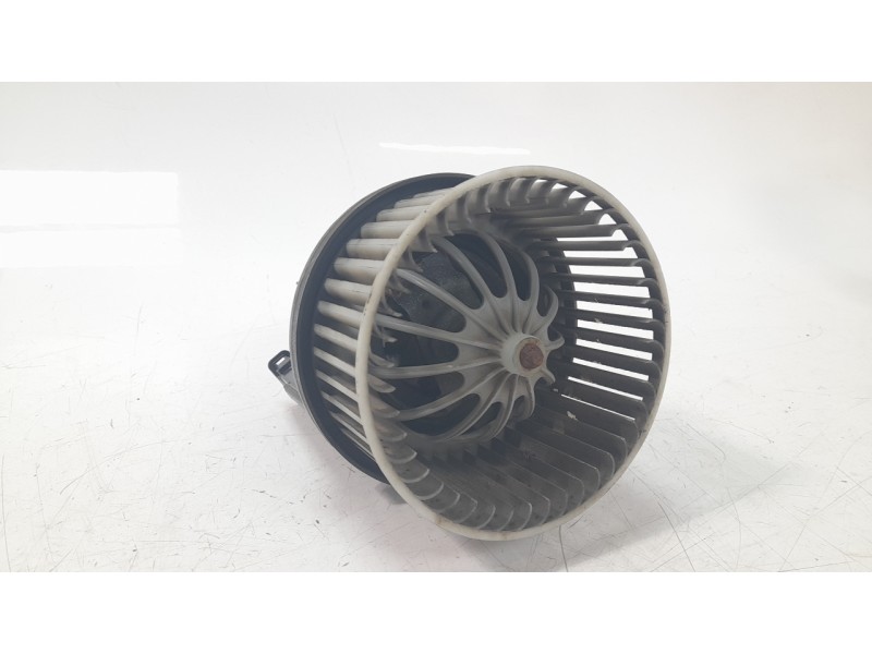 Recambio de ventilador calefaccion para land rover discovery sport (l550) 2.2 d 4x4 referencia OEM IAM LR112270  