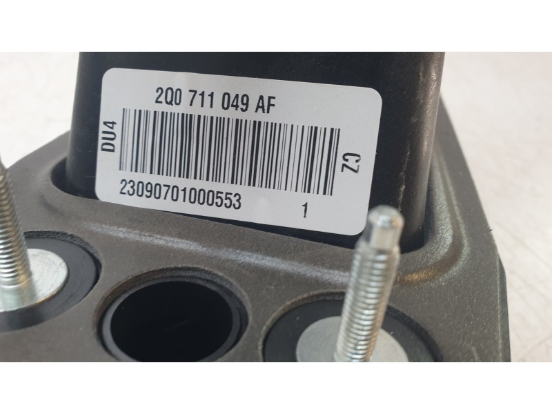 Recambio de palanca cambio para volkswagen t-cross (c11, d31) 1.0 tsi referencia OEM IAM 2Q0711049AF  