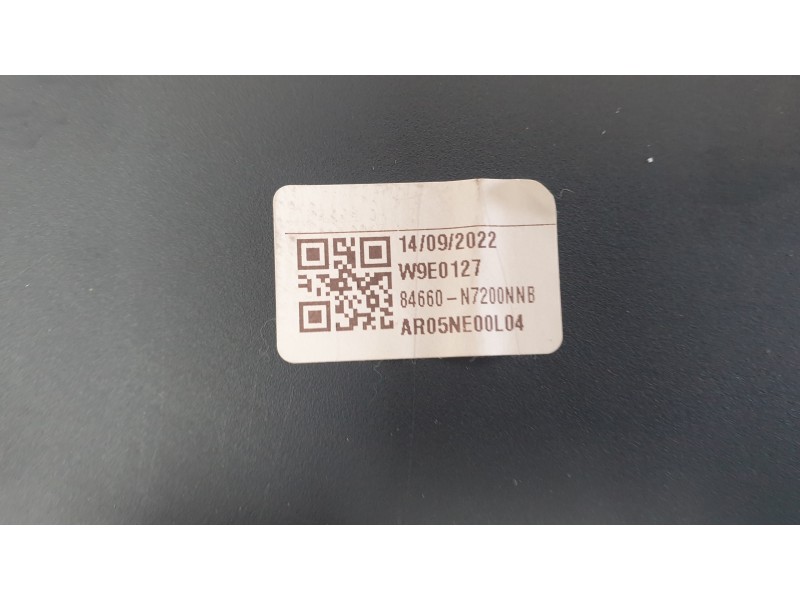 Recambio de apoyabrazos central para hyundai tucson (nx) klass 2wd referencia OEM IAM 84660N7200NNB  