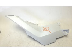 Recambio de moldura para honda adv 350 referencia OEM IAM 64331K2LD000  