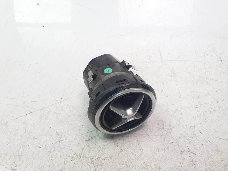 Recambio de aireador derecho para mercedes-benz clase b (w246) b 200 cdi be (246.201) referencia OEM IAM A2468304000  