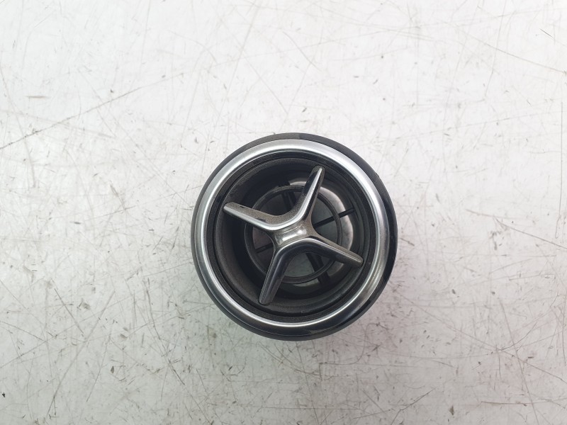 Recambio de aireador derecho para mercedes-benz clase b (w246) b 200 cdi be (246.201) referencia OEM IAM A2468304000  