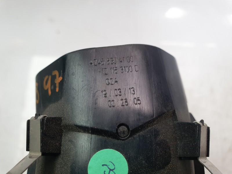 Recambio de aireador derecho para mercedes-benz clase b (w246) b 200 cdi be (246.201) referencia OEM IAM A2468304000  