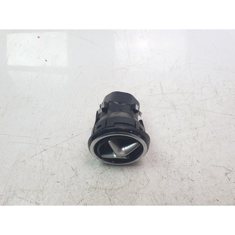 Recambio de aireador central para mercedes-benz clase b (w246) b 200 cdi be (246.201) referencia OEM IAM A2468304100  