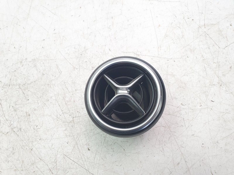 Recambio de aireador central izquierdo para mercedes-benz clase b (w246) b 200 cdi be (246.201) referencia OEM IAM A2468304100  