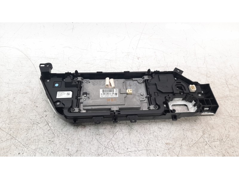 Recambio de pantalla multifuncion para citroen c4 picasso origins referencia OEM IAM 9825029380  
