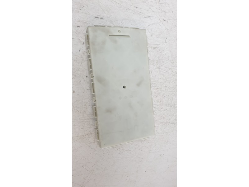 Recambio de caja reles / fusibles para bmw serie x1 (f48) sdrive18d referencia OEM IAM 2611139385  