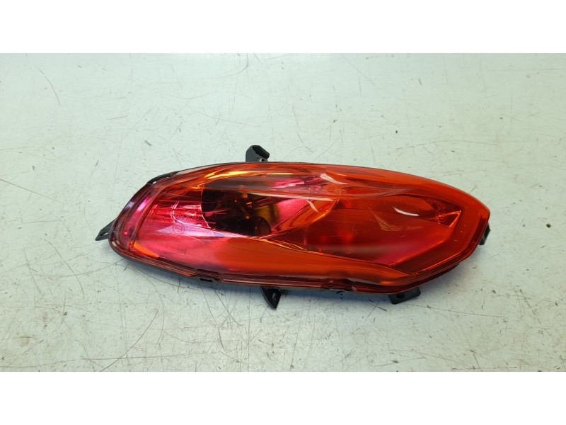 Recambio de piloto trasero derecho para piaggio (vespa) piaggio medley 125 medley 125ie iget referencia OEM IAM 1D001234  