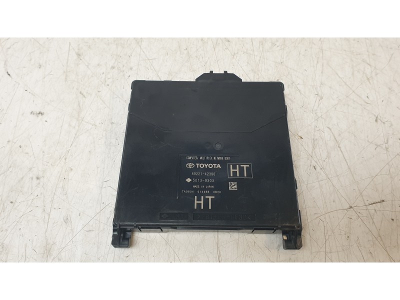 Recambio de modulo electronico para toyota yaris hybrid active referencia OEM IAM 8922142390  