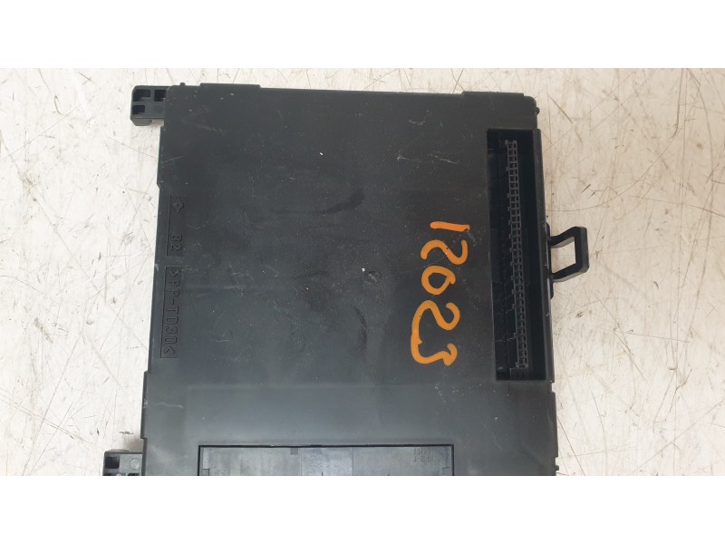 Recambio de modulo electronico para toyota yaris hybrid active referencia OEM IAM 8922142390  