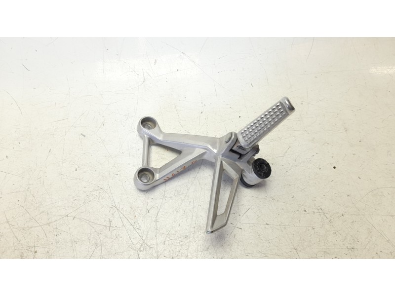 Recambio de estribo lateral para honda cb 500f referencia OEM IAM 50715MJWJ00  