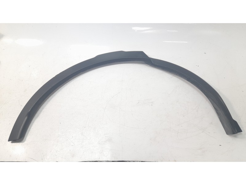 Recambio de aletin trasero derecho para land rover discovery sport (l550) 2.2 d 4x4 referencia OEM IAM T83070660  