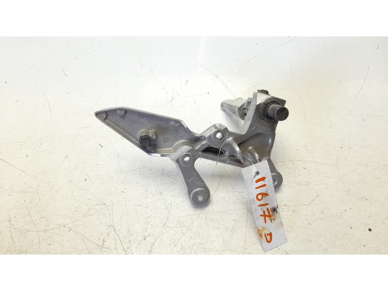 Recambio de estribo lateral para honda cb 500f referencia OEM IAM   