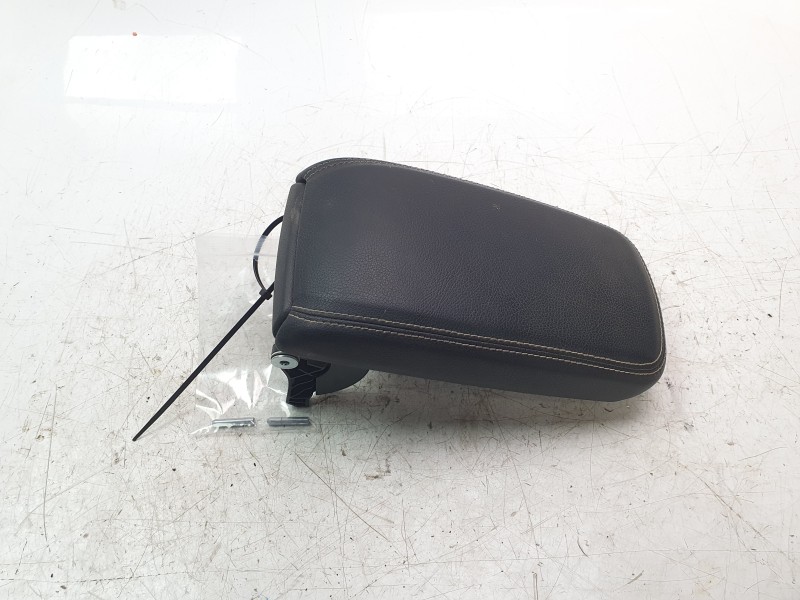 Recambio de apoyabrazos central para mercedes-benz clase a (w176) 1.8 cdi cat referencia OEM IAM 2466808901  