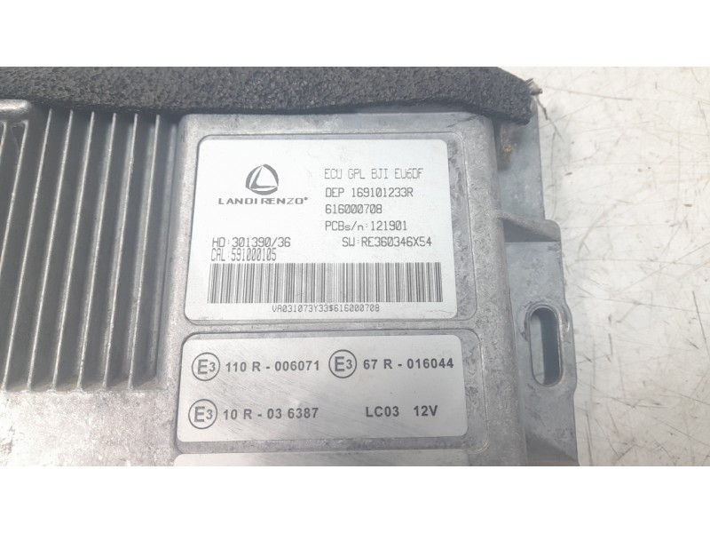 Recambio de centralita motor uce para dacia sandero iii stepway extreme referencia OEM IAM 237100796V  