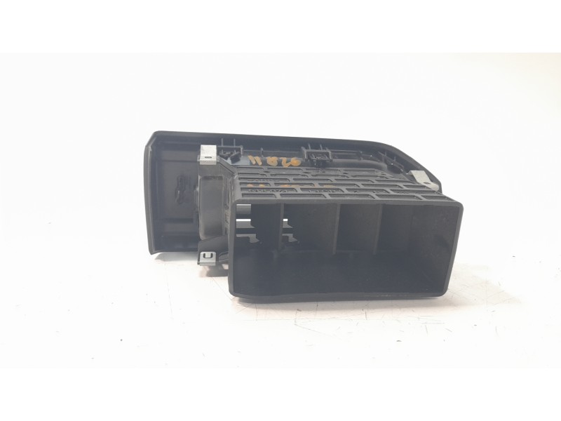 Recambio de aireador izquierdo para dacia sandero iii stepway extreme referencia OEM IAM 687614568R  
