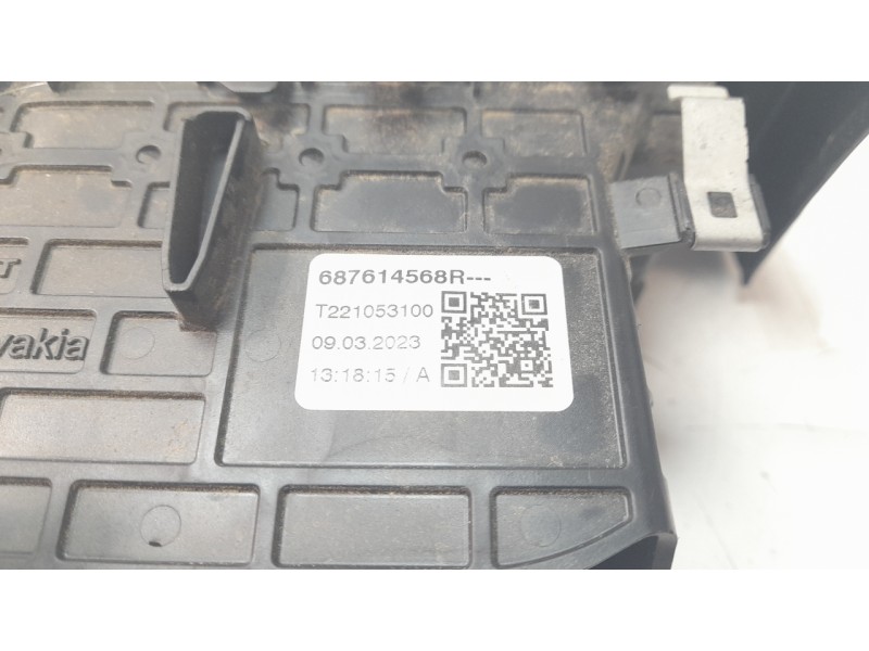 Recambio de aireador izquierdo para dacia sandero iii stepway extreme referencia OEM IAM 687614568R  