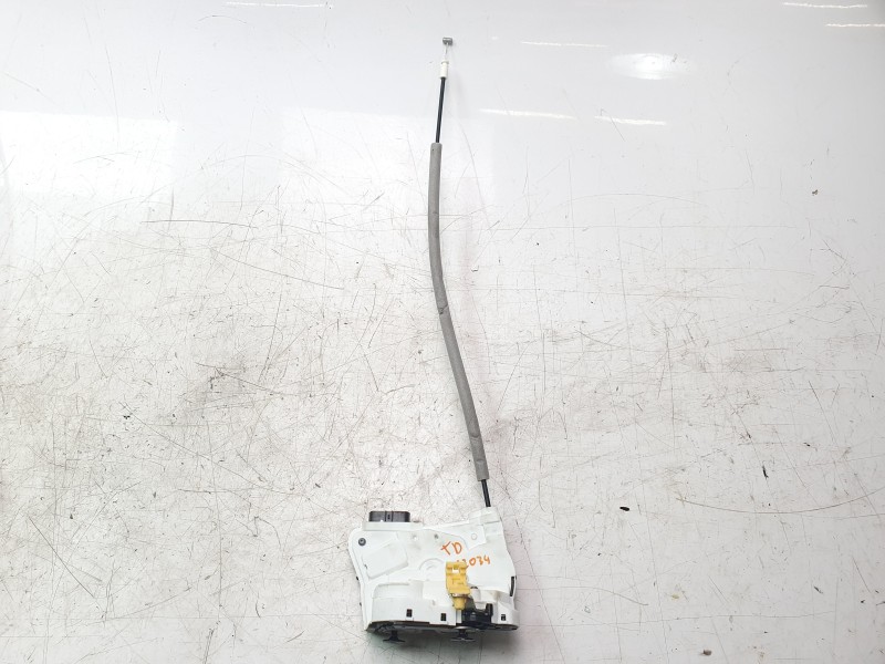 Recambio de cerradura puerta trasera derecha para mg zs comfort referencia OEM IAM 10845783  