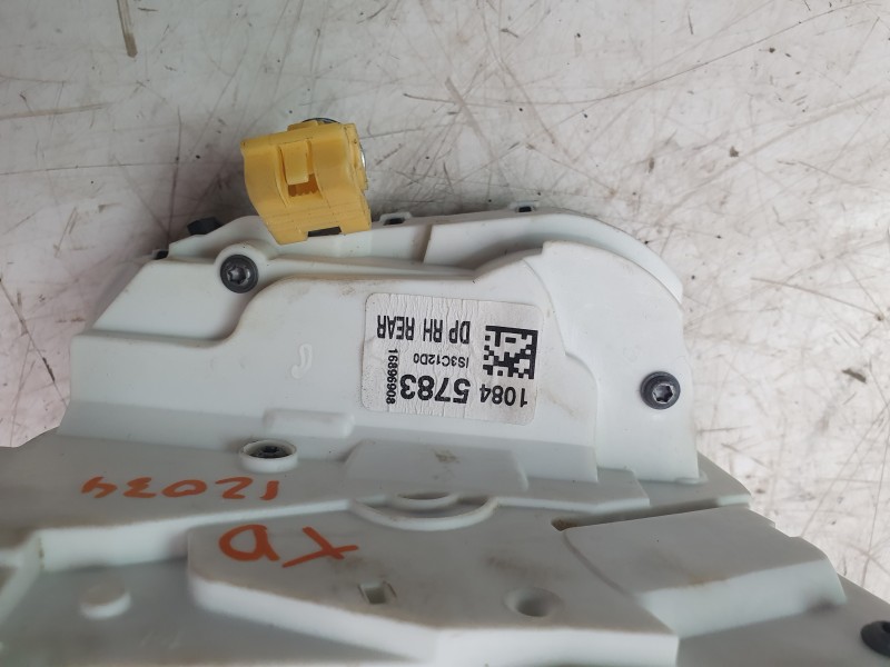 Recambio de cerradura puerta trasera derecha para mg zs comfort referencia OEM IAM 10845783  