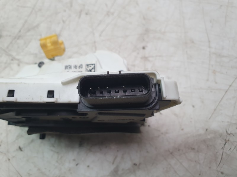 Recambio de cerradura puerta trasera derecha para mg zs comfort referencia OEM IAM 10845783  