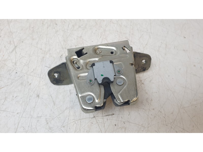 Recambio de cerradura maletero / porton para mercedes-benz clase gla (w156) gla 200 cdi (156.908) referencia OEM IAM 2047400535 