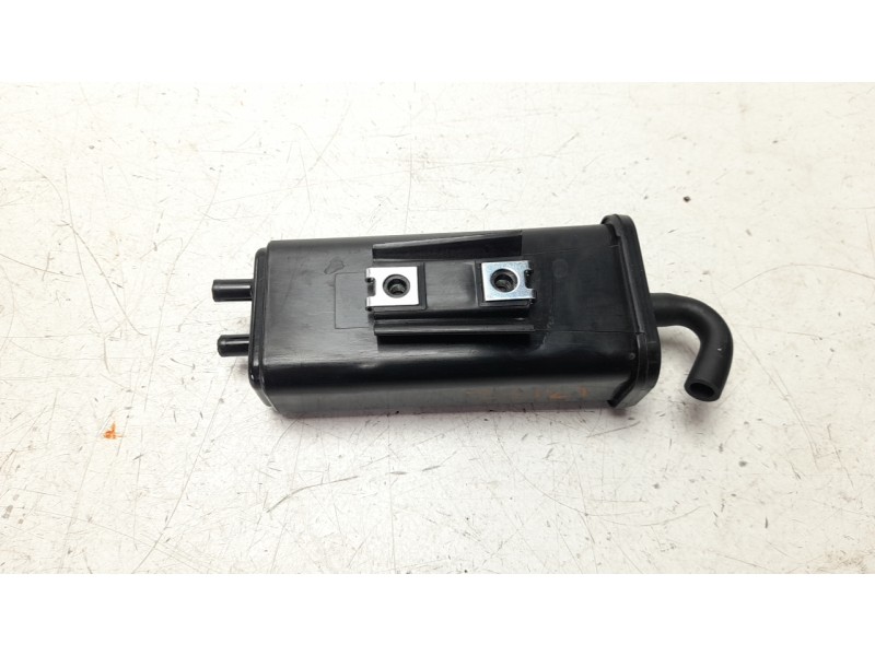 Recambio de filtro carbono activo para ktm duke 790 duke l referencia OEM IAM C90715001000  