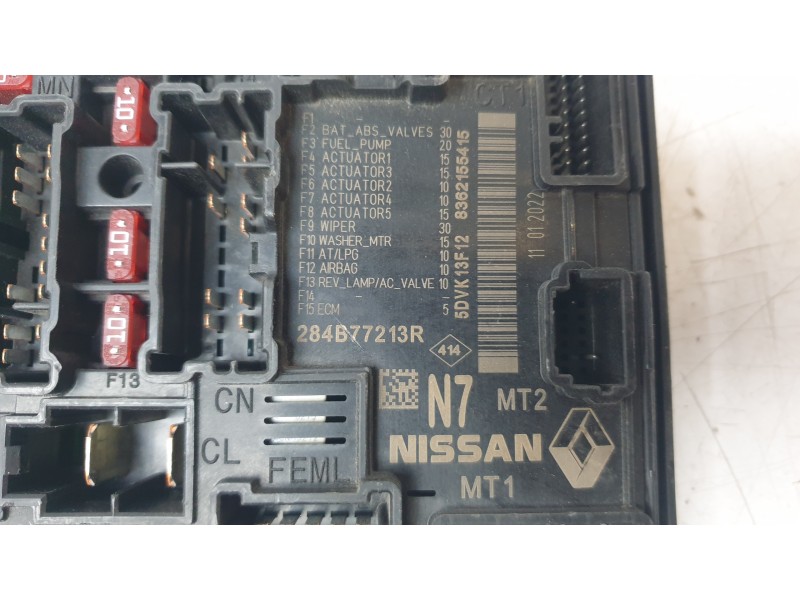 Recambio de caja reles / fusibles para renault clio v intens referencia OEM IAM 284B77213R  