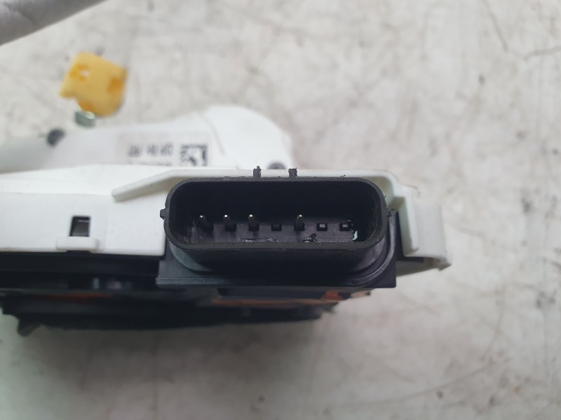 Recambio de cerradura puerta delantera derecha para mg zs comfort referencia OEM IAM 10645781  