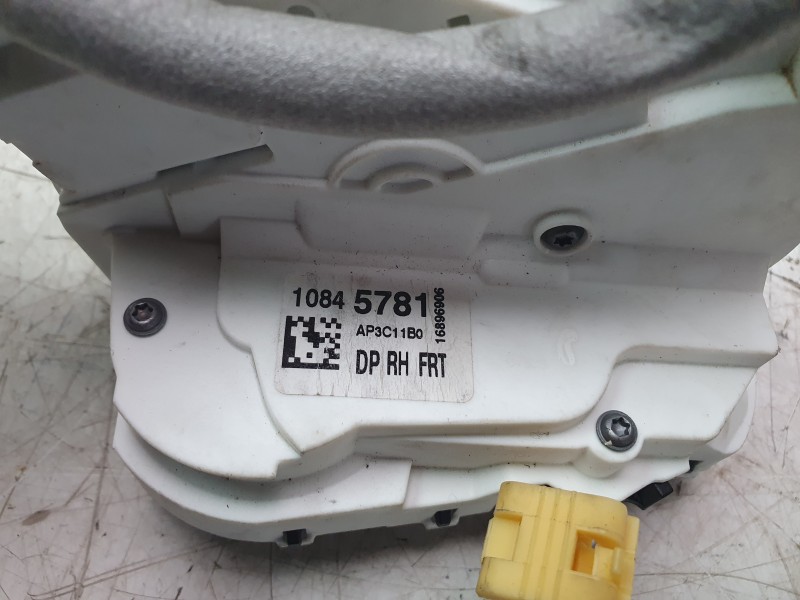 Recambio de cerradura puerta delantera derecha para mg zs comfort referencia OEM IAM 10645781  