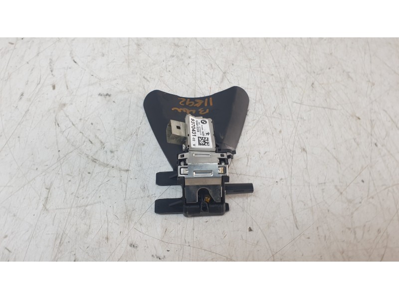 Recambio de camara vision frontal para bmw serie x1 (f48) sdrive18d referencia OEM IAM 9370431  