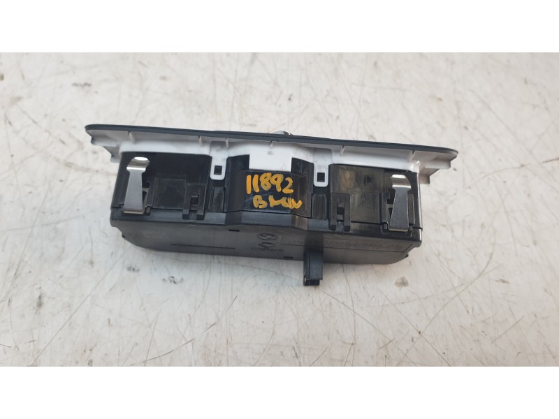 Recambio de mando luces para bmw serie x1 (f48) sdrive18d referencia OEM IAM 6847524  