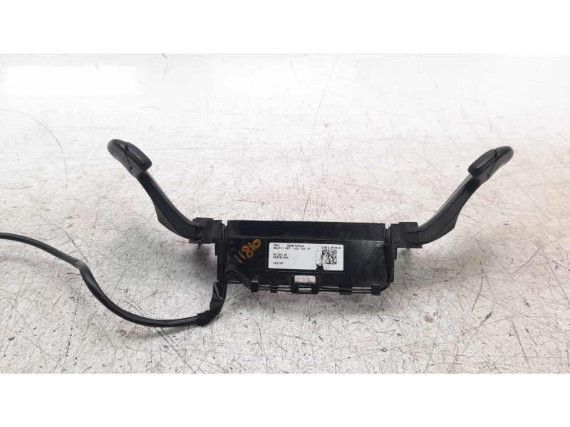 Recambio de mando volante para citroen c4 picasso origins referencia OEM IAM 96667245ZD  